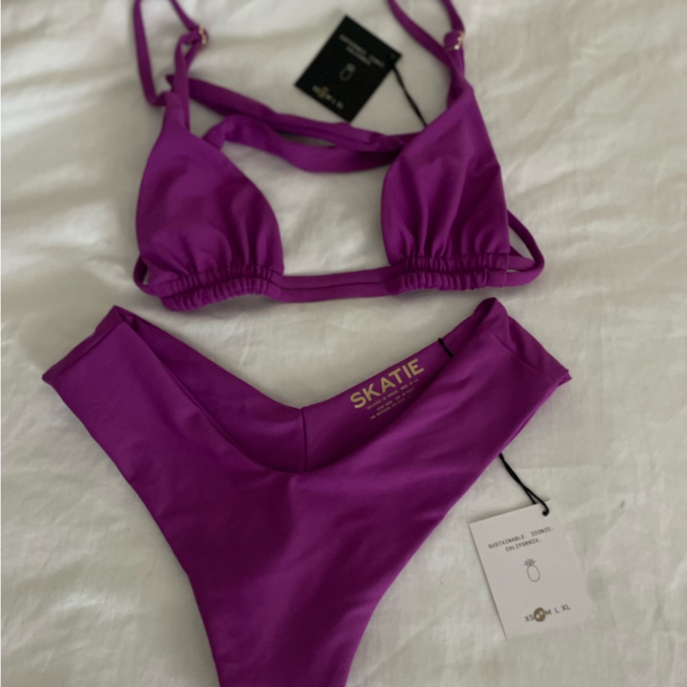 Skatie swimsuit bikini set size small